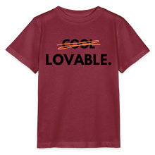 Lade das Bild in den Galerie-Viewer, Kinder T-Shirt LOVABLE. - Burgunderrot