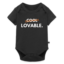 Lade das Bild in den Galerie-Viewer, Baby Bio-Kurzarm-Body LOVABLE. II - Schwarz