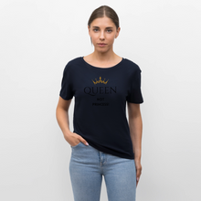 Lade das Bild in den Galerie-Viewer, T-Shirt QUEEN not PRINCESS - Navy