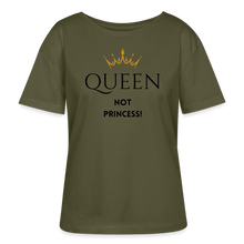 Lade das Bild in den Galerie-Viewer, T-Shirt QUEEN not PRINCESS - Khaki
