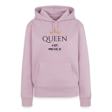 Lade das Bild in den Galerie-Viewer, Frauen Hoodie QUEEN not PRINCESS - Altrosa
