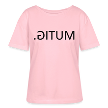 Lade das Bild in den Galerie-Viewer, T-Shirt MUTIG. - Spiegelschrift - Hellrosa
