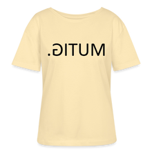 Lade das Bild in den Galerie-Viewer, T-Shirt MUTIG. - Spiegelschrift - Creme
