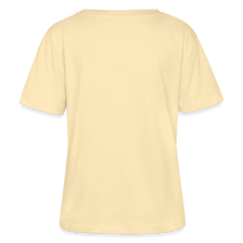 Lade das Bild in den Galerie-Viewer, T-Shirt QUEEN not PRINCESS - Creme
