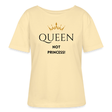 Lade das Bild in den Galerie-Viewer, T-Shirt QUEEN not PRINCESS - Creme
